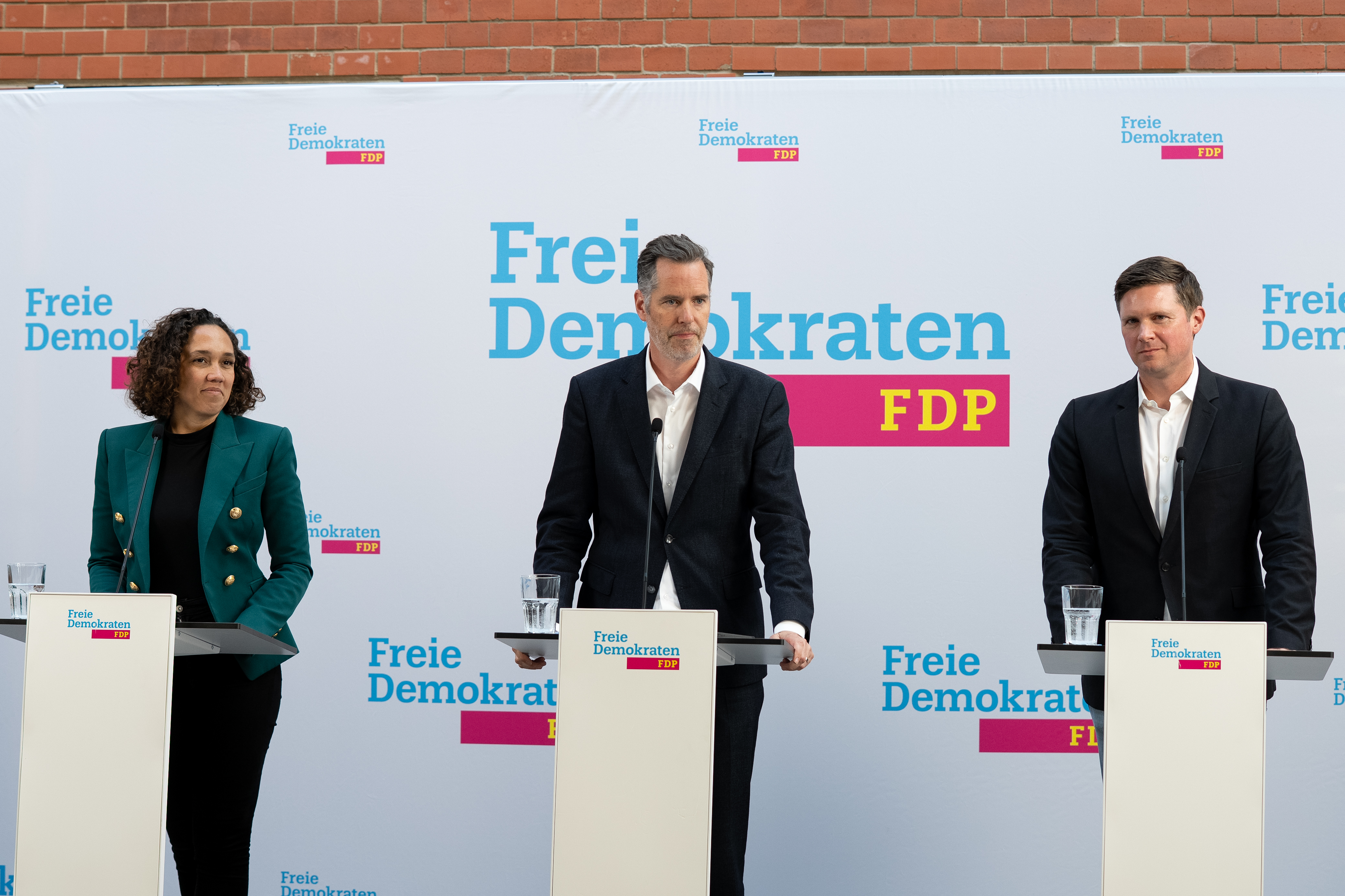 Nicole Büttner, Christian Dürr und Florian Toncar auf der Pressekonferenz.