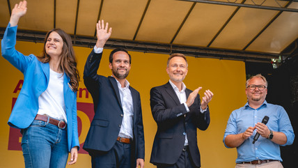 Seehofer, Hagen und Lindner auf der Bühne