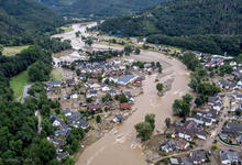 Hochwasser: Überflutetes Dorf in Deutschland