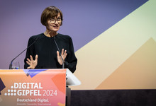 Bettina Stark-Watzinger auf dem Digital-Gipfel 2024. 