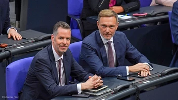 Christian Dürr und Christian Lindner im Plenum des Bundestages. 