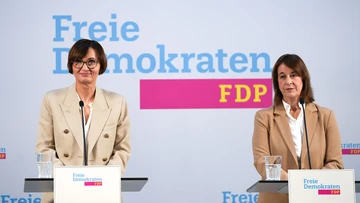 Stark-Watzinger und Blume bei der Pressekonferenz. 